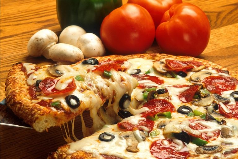 De Beste Pizzasteen: Waarmee Bak je de Lekkerste Pizza's?