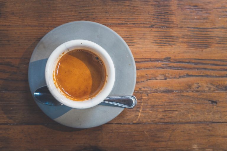 Hoe Komt Koffie Verkeerd Aan Zijn Naam en Wat Is Het?